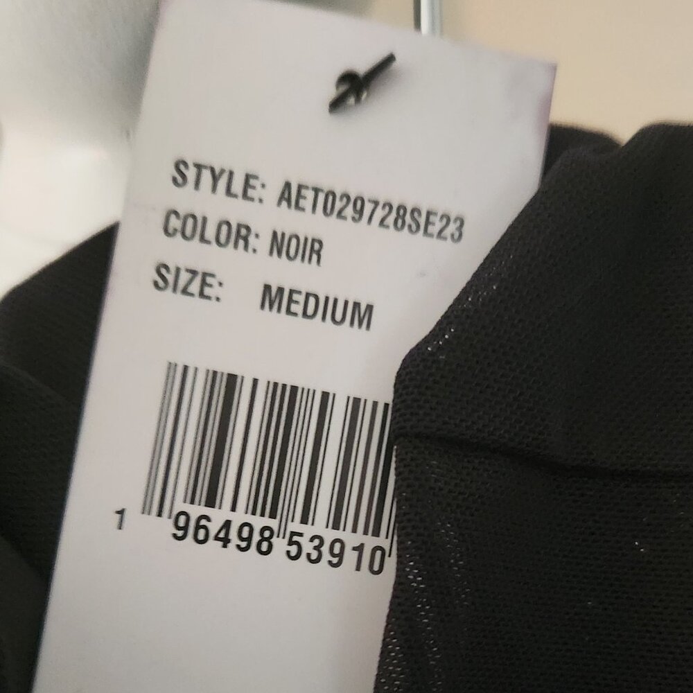 Rosette black sheet turtle Neck NWT size Medium - Picture 7 of 7